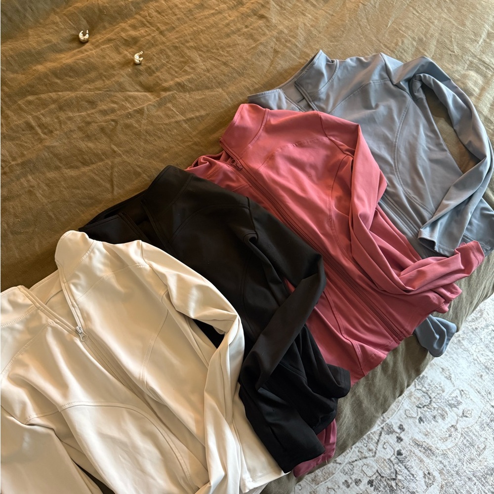 Set of 4 activewear jackets